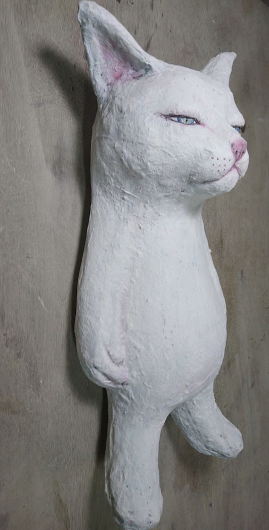 戸川五十生 Tiny cat 木彫り猫-