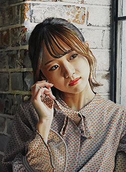 鏡泰裕　耳をすませば　F4　油彩