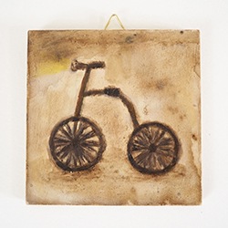 すがあす香　自転車　8×8cm　油彩、板、コーヒー